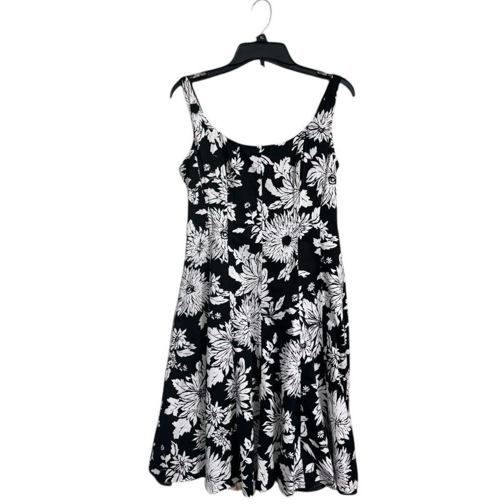 Jones Wear Black White Floral Fit & Flare Dress Sz 10 Sleeveless Summer Sundress